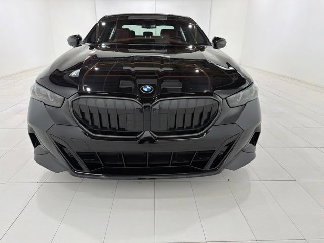 Certified 2024 BMW 530i xDrive w/ M Sport Package AWD/4WD image 8