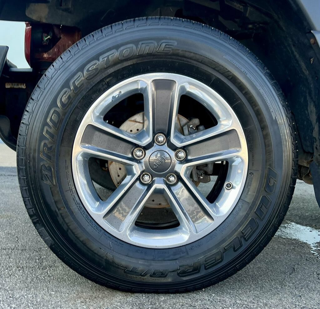 Used 2010 Jeep Wrangler Unlimited Sport AWD/4WD image 19