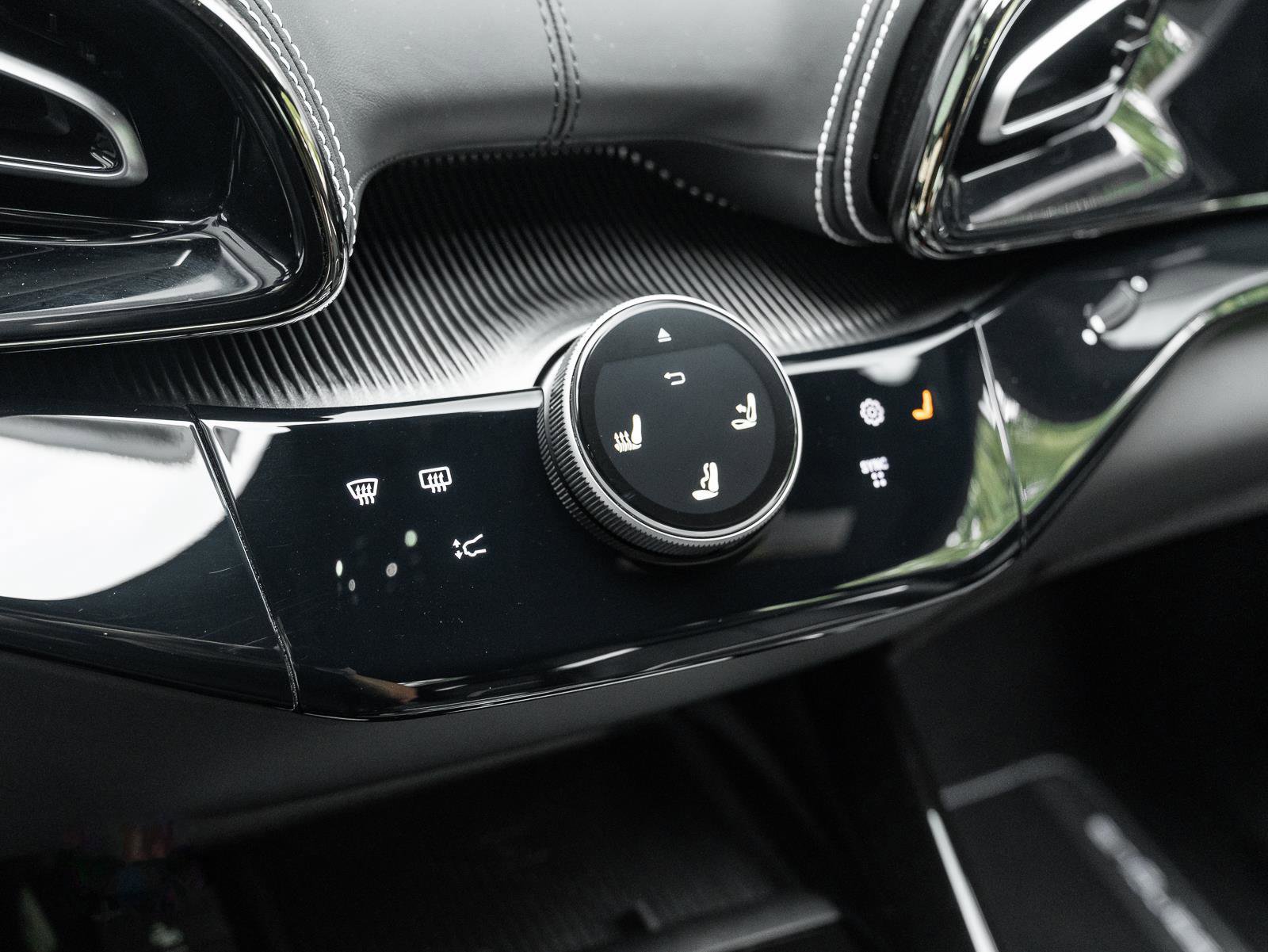 Used 2025 Ferrari Purosangue AWD/4WD image 54
