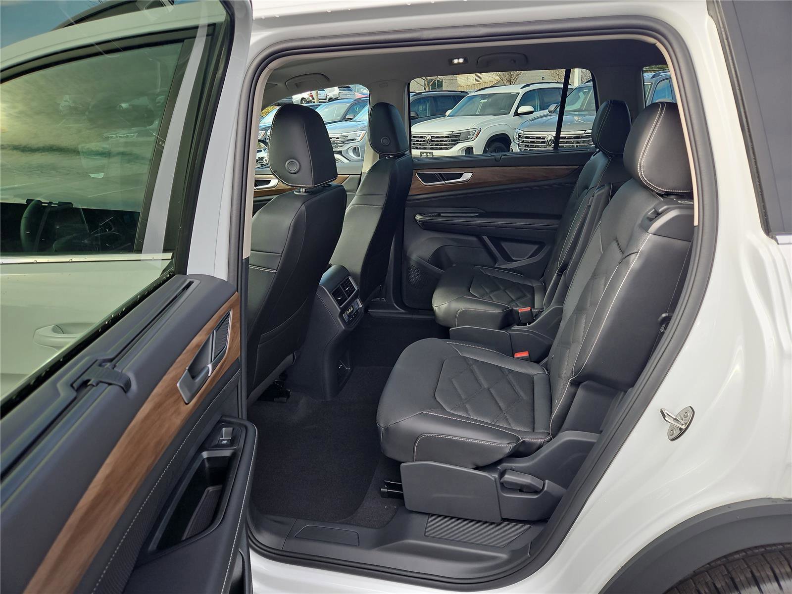 New 2026 Volkswagen Atlas SE image 25