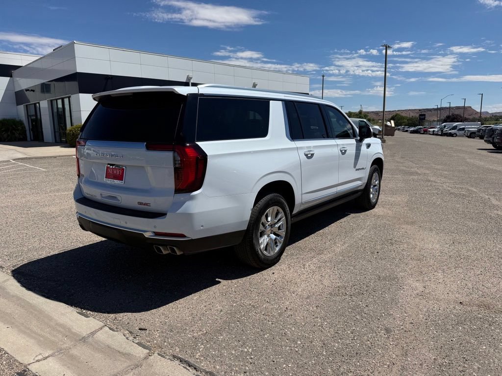 Used 2026 GMC Yukon XL Denali w/ Sun & Power Step Package AWD/4WD image 5