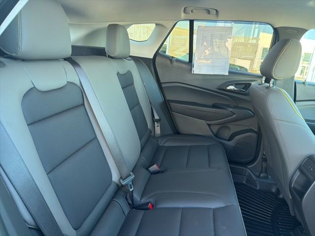 Used 2024 Chevrolet Trax ACTIV w/ Sunroof Package image 32
