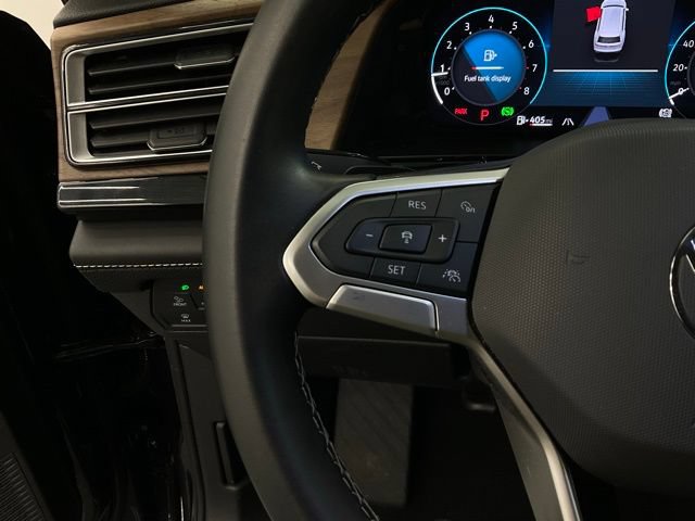 Used 2025 Volkswagen Atlas SE FWD image 12