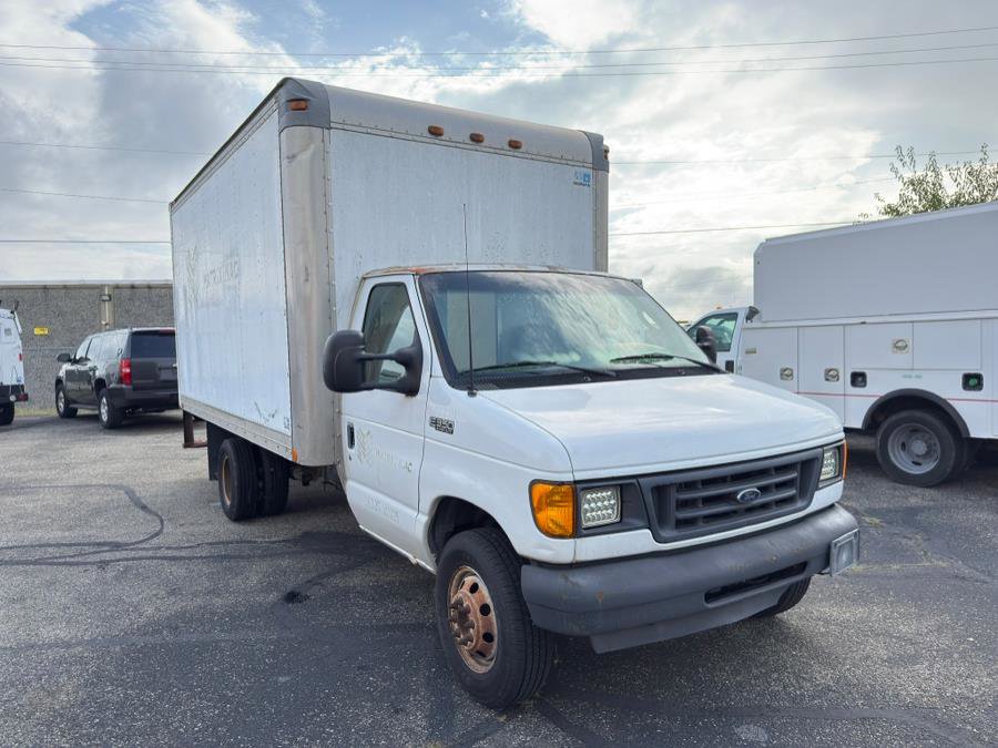 Used 2003 Ford E-350 and Econoline 350 Super Duty image 6