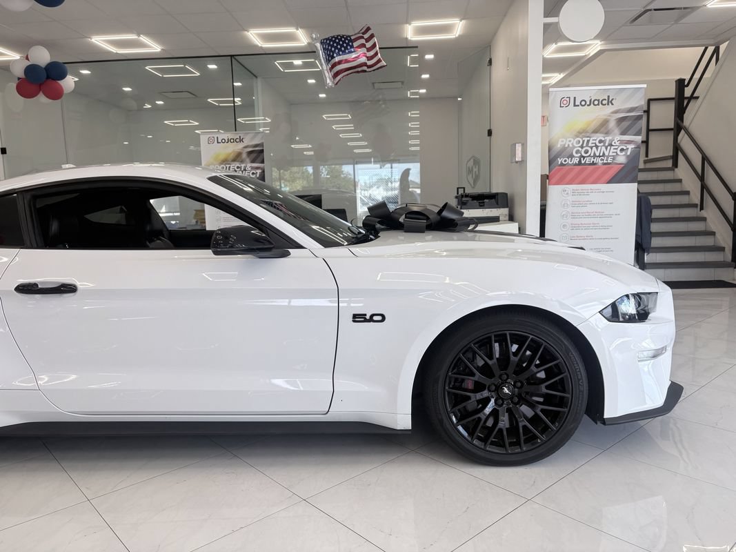 Used 2021 Ford Mustang GT Premium w/ GT Performance Package RWD image 9