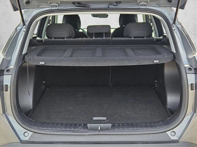 Used 2025 Hyundai Kona SEL FWD image 6