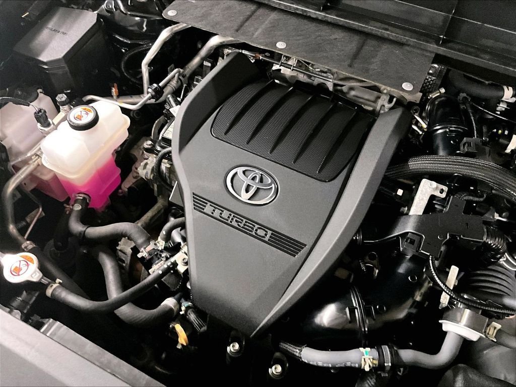Used 2023 Toyota Highlander XLE AWD/4WD image 36