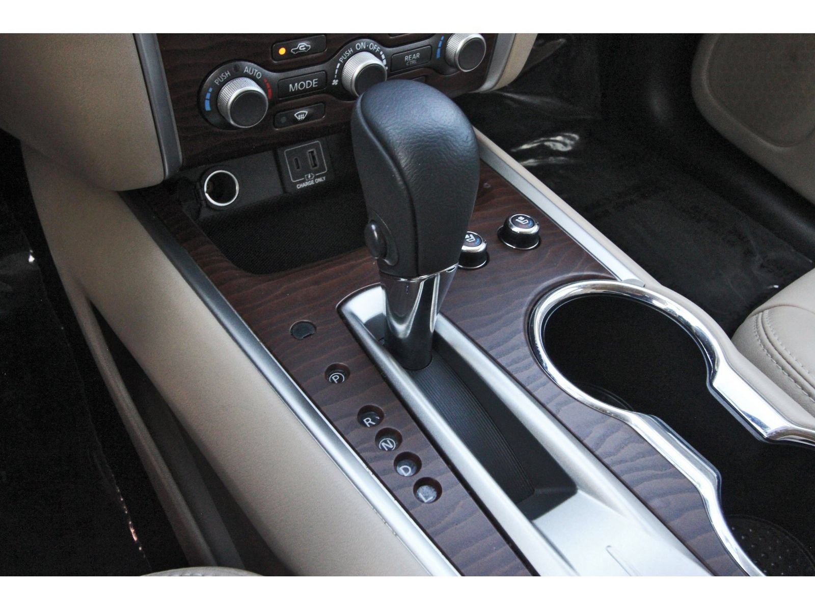 Used 2019 Nissan Pathfinder Platinum FWD image 29