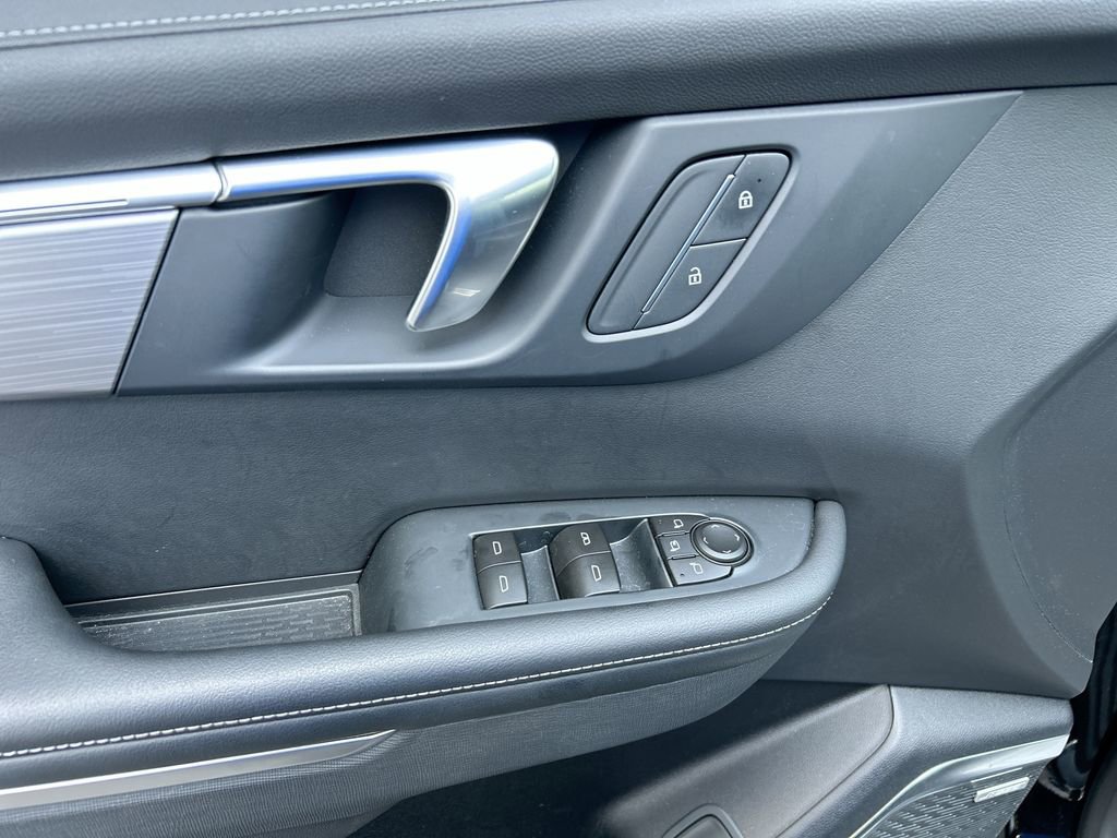 Used 2025 Buick Enclave Preferred AWD/4WD image 22