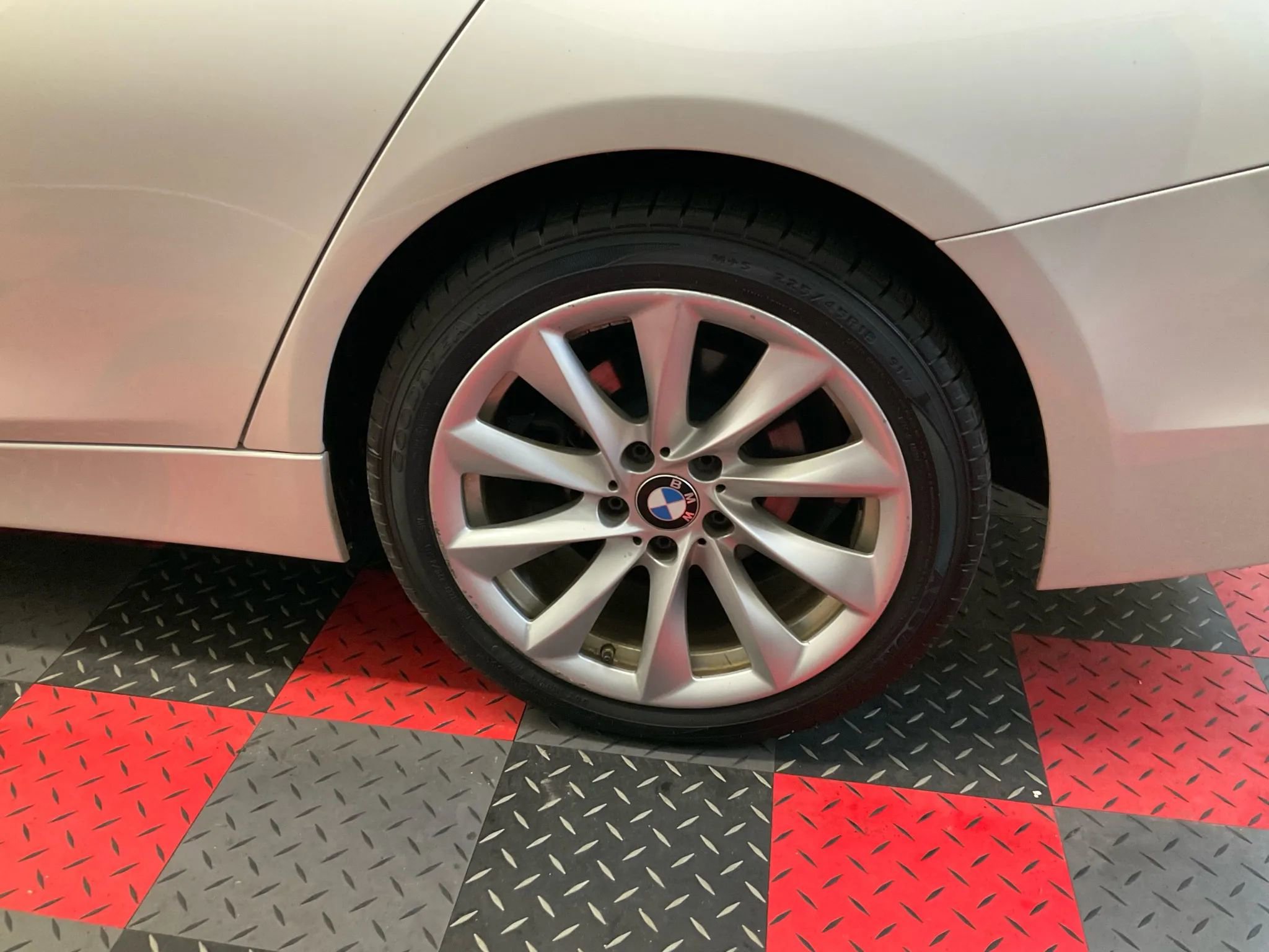 Used 2018 BMW 320i xDrive Sedan image 11