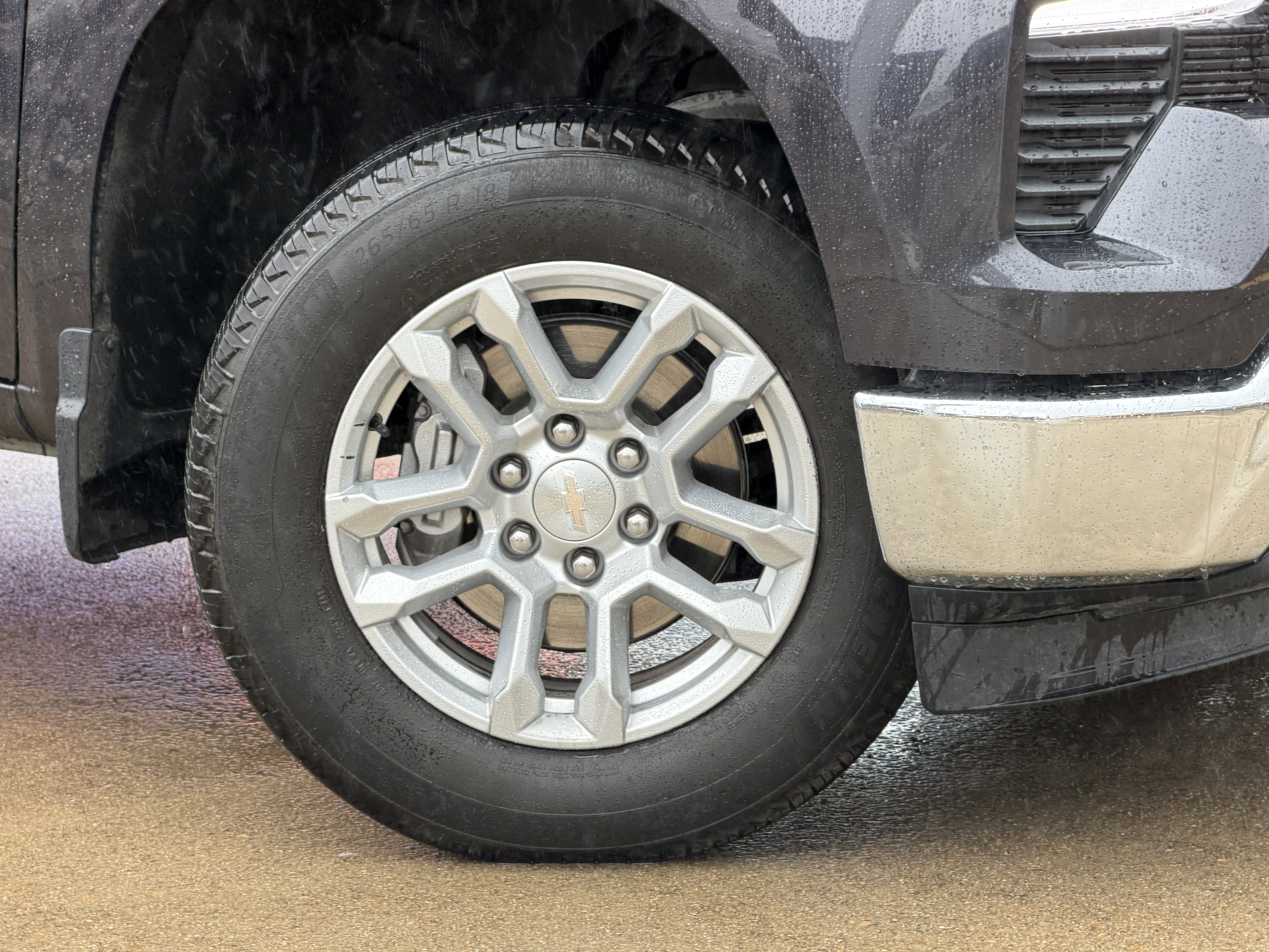 Used 2024 Chevrolet Silverado 1500 LT RWD image 3