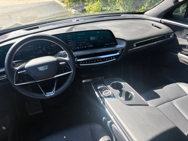 Used 2025 Cadillac Lyriq Luxury w/ LPO, Floor Liner Package AWD/4WD image 20
