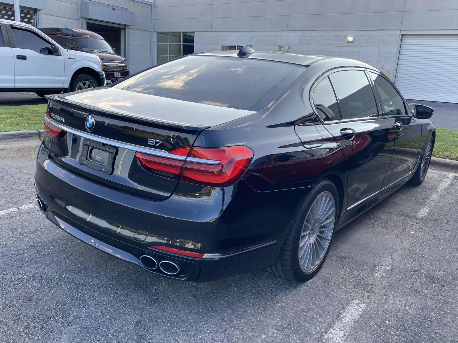 Used 2017 BMW ALPINA B7 xDrive AWD/4WD image 8