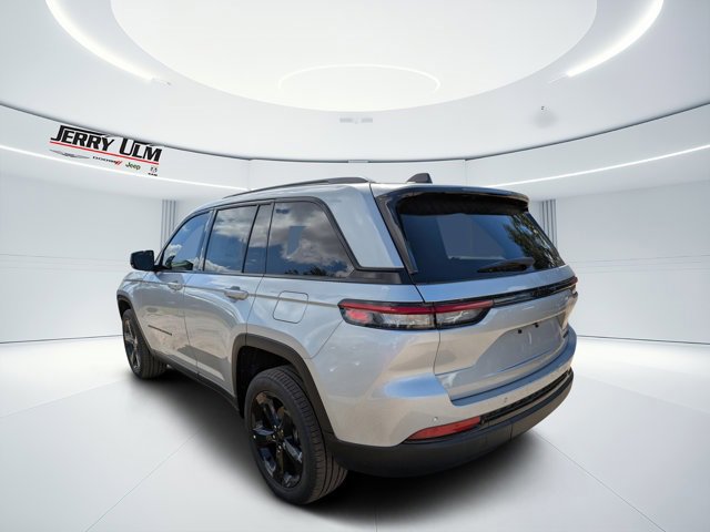 New 2025 Jeep Grand Cherokee Limited w/ Black Appearance Package image 5