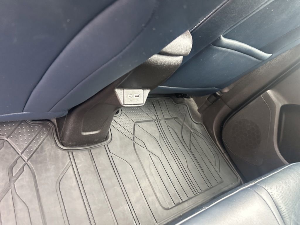 Used 2023 Chevrolet Bolt EUV LT w/ Convenience Package FWD image 27