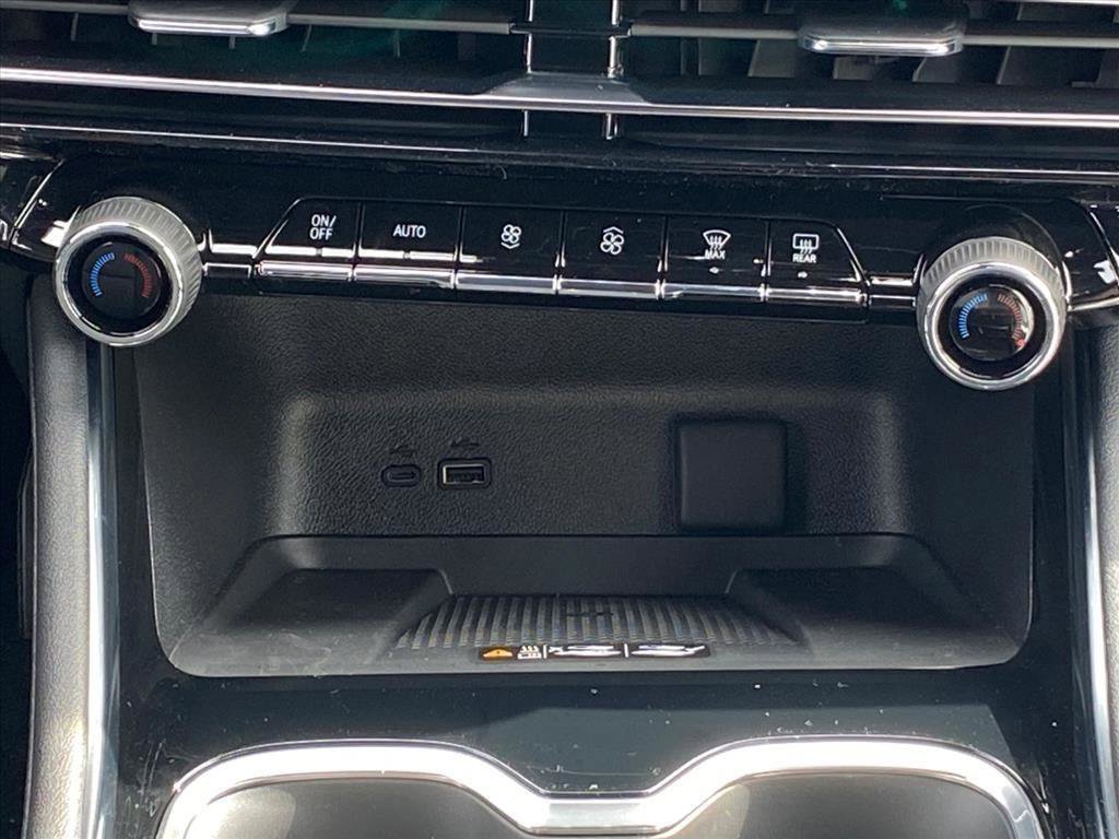 New 2026 Chevrolet Traverse RS w/ LPO, Floor Liner Package image 12