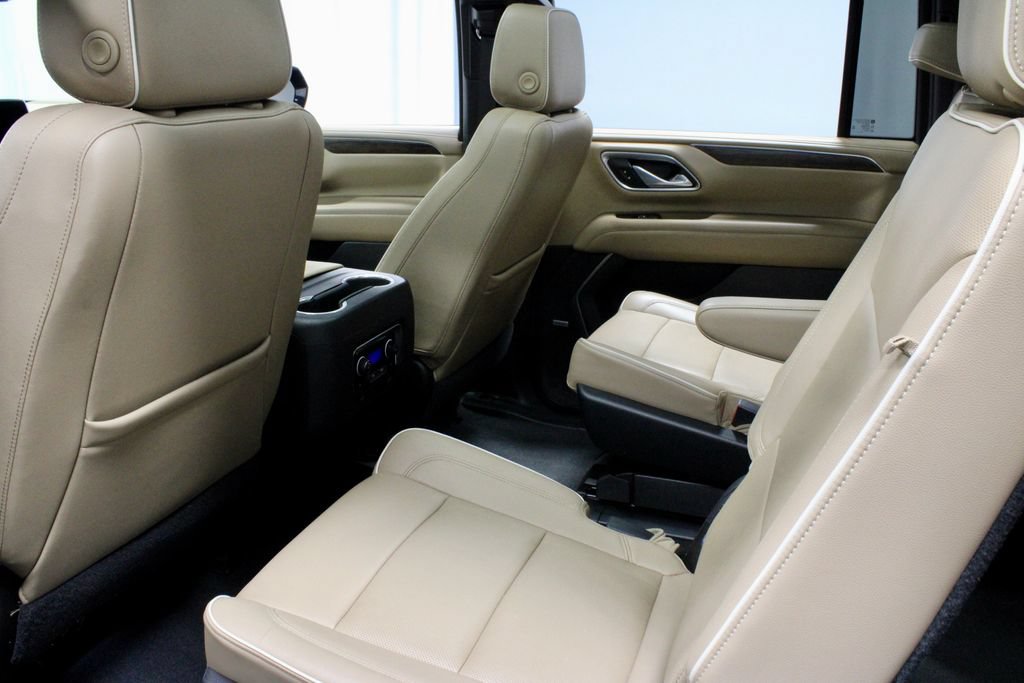 Used 2021 Chevrolet Suburban Premier w/ Premium Package AWD/4WD image 23