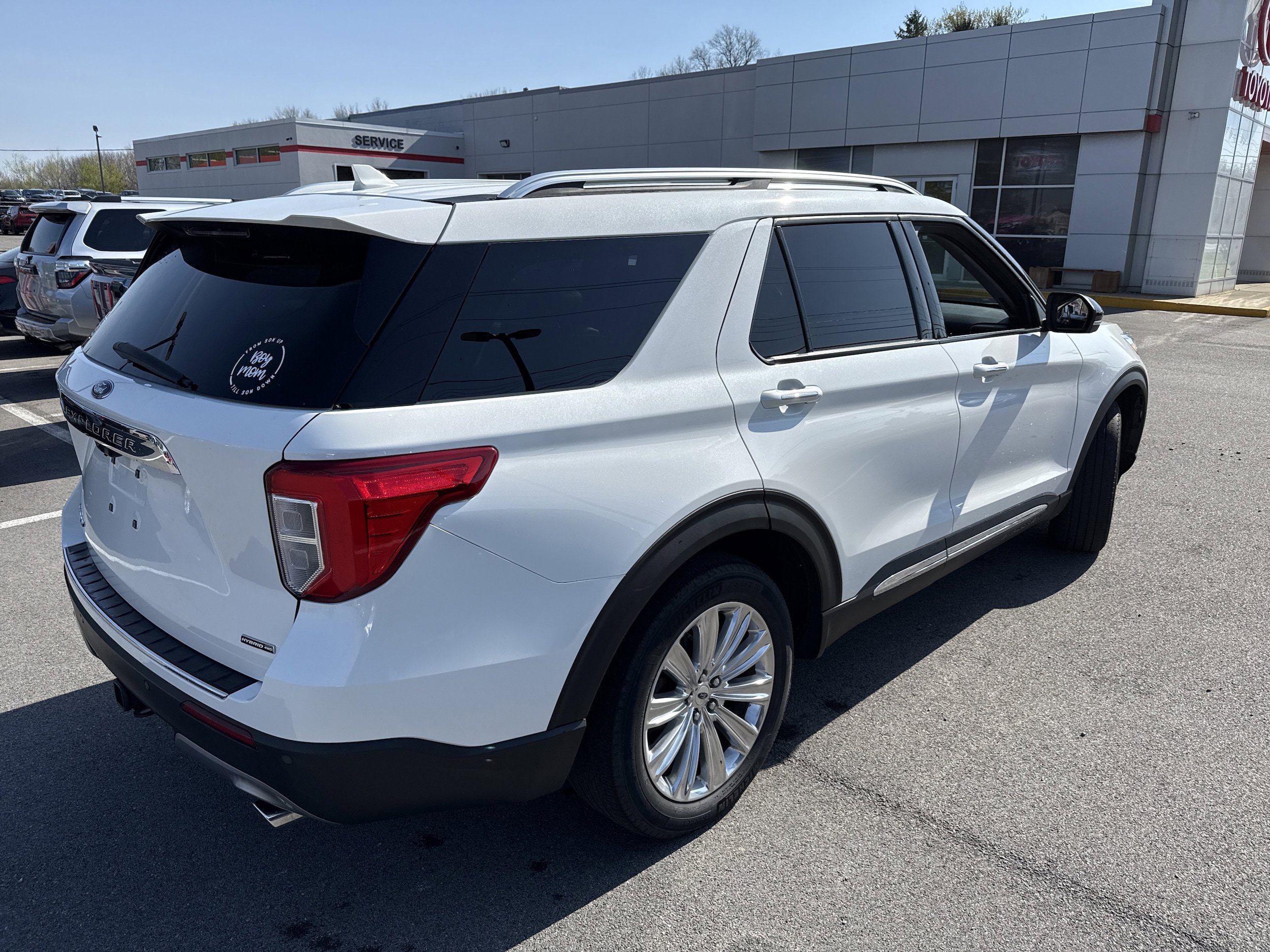 Used 2021 Ford Explorer Limited w/ Hybrid Equipment Group 310A AWD/4WD image 12