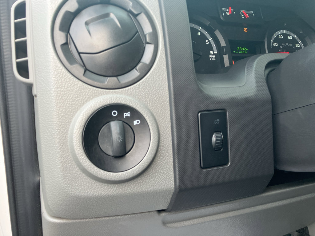 Used 2014 Ford E-350 and Econoline 350 Super Duty image 18