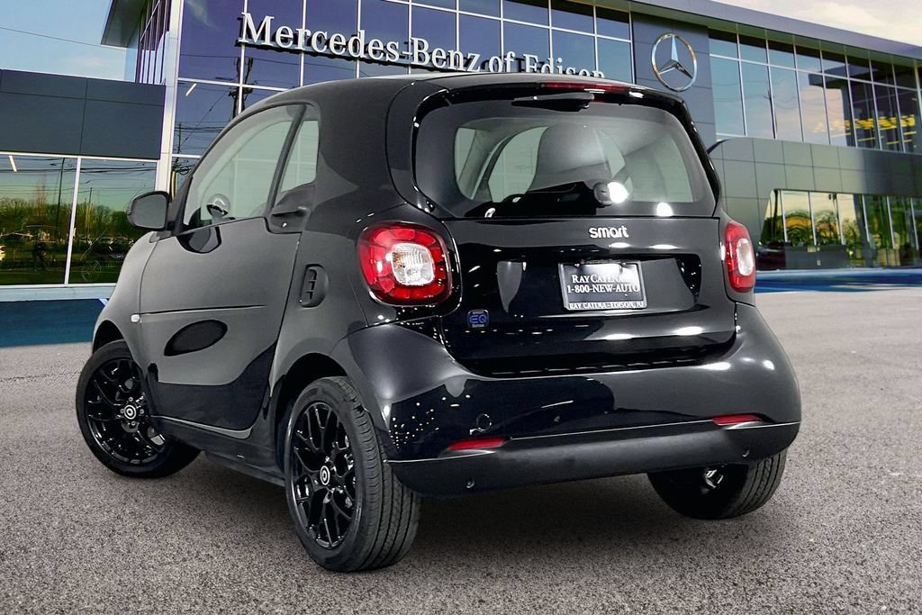 Used 2019 smart fortwo electric drive w/ Sport Package RWD image 2