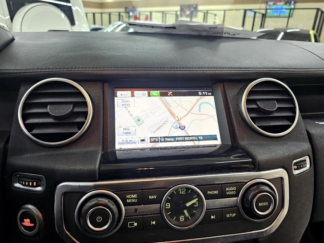 Used 2016 Land Rover LR4 HSE LUX image 32