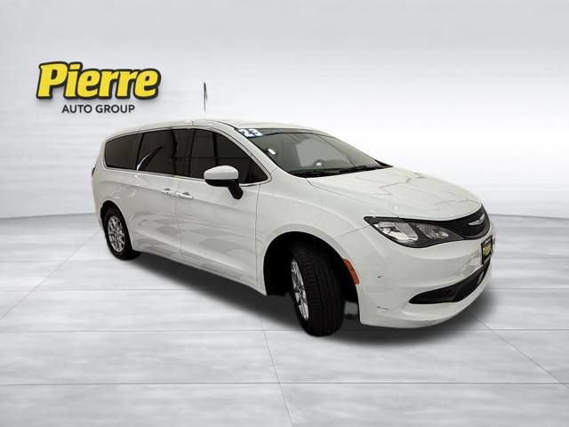Used 2023 Chrysler Voyager LX FWD image 9