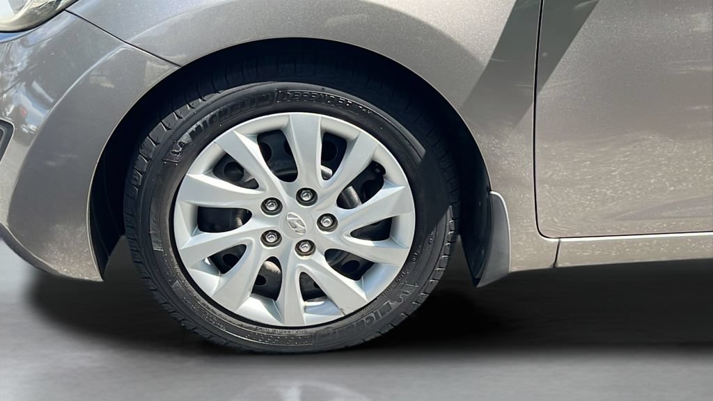 Used 2013 Hyundai Elantra GLS FWD image 21