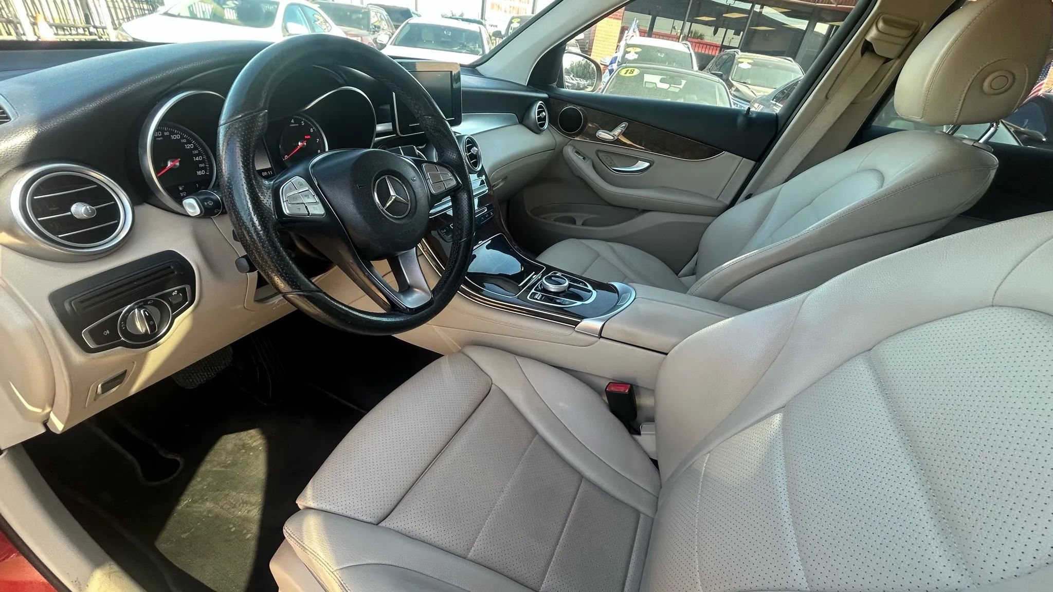 Used 2018 Mercedes-Benz GLC 300 image 10