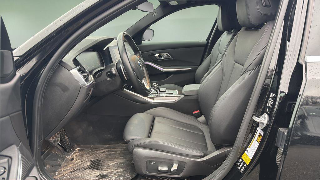 Used 2020 BMW 330i xDrive Sedan w/ Driving Assistance Package image 11