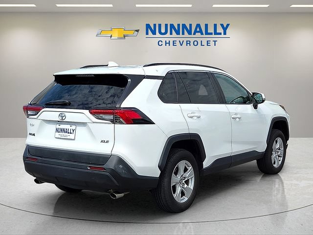 Used 2020 Toyota RAV4 XLE FWD image 5