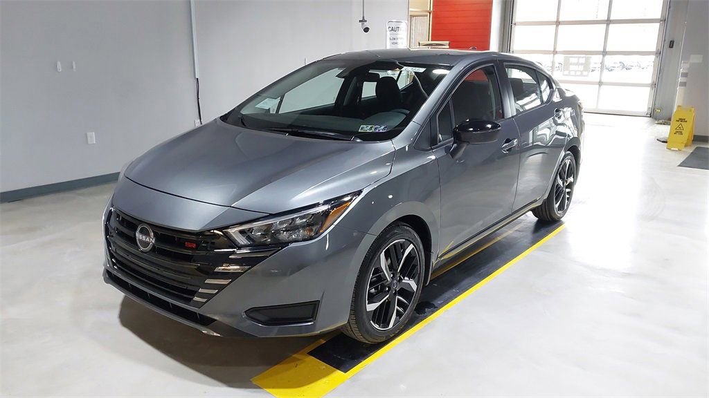 Used 2025 Nissan Versa SR w/ Trunk Package image 18