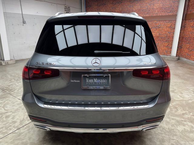 Used 2026 Mercedes-Benz GLS 450 4MATIC image 4