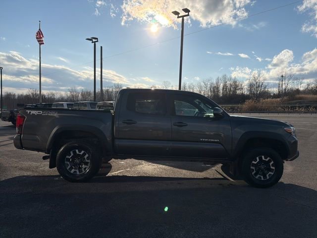 Used 2019 Toyota Tacoma TRD Off-Road w/ Technology Package image 6