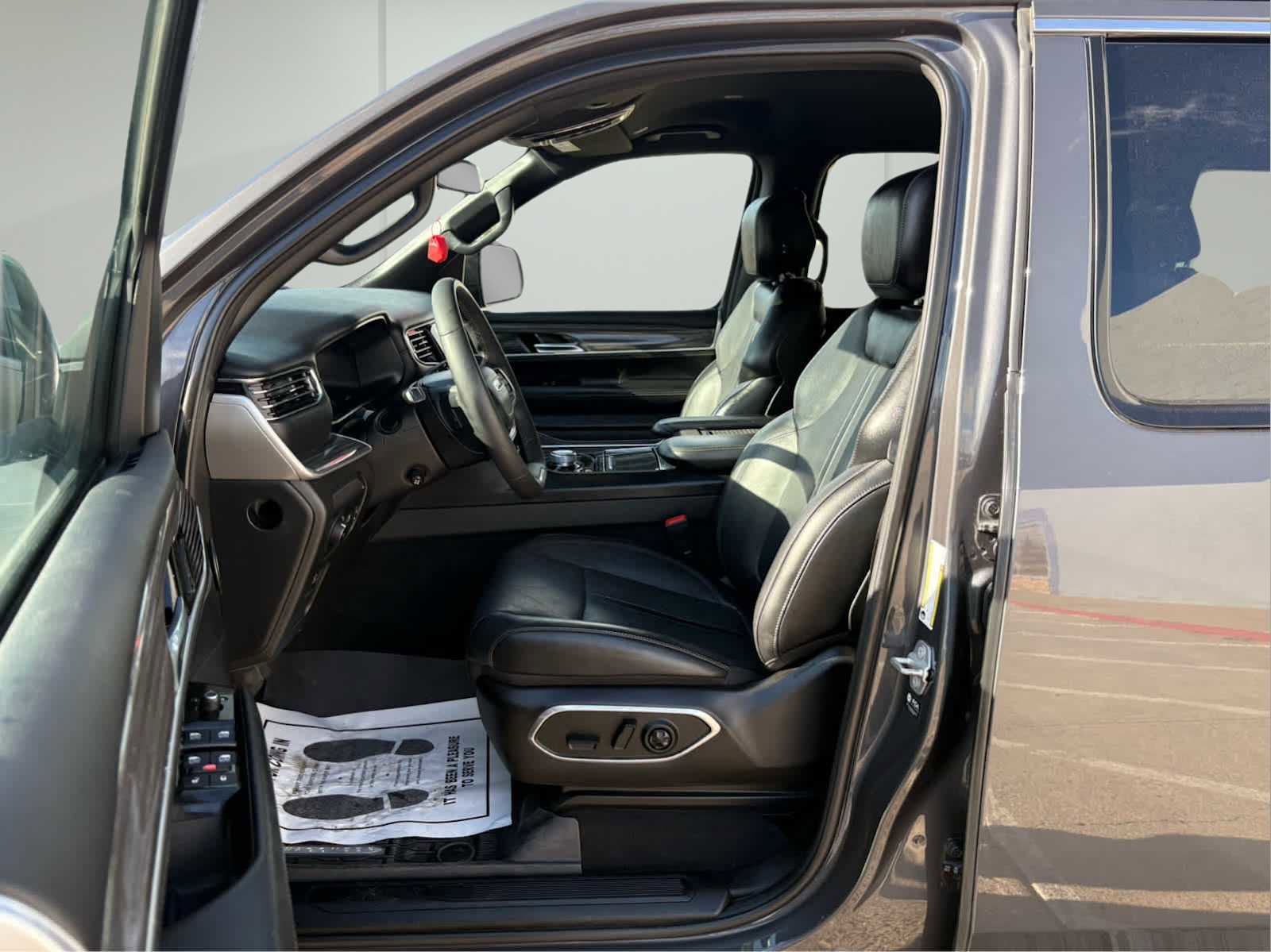 Used 2022 Jeep Wagoneer Series II image 10