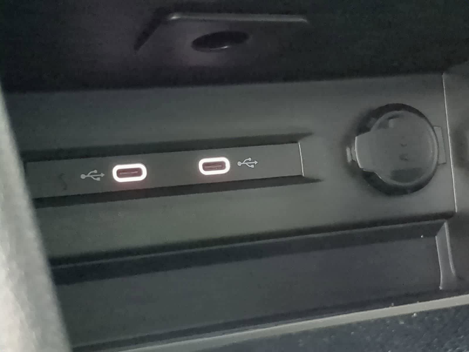 New 2025 Volkswagen Taos SE AWD/4WD image 32
