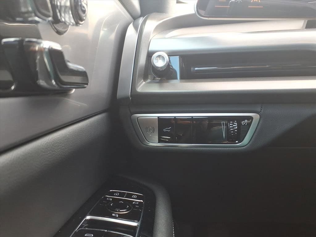 Used 2026 Cadillac Vistiq Sport w/ LPO, Floor Liner Package image 15