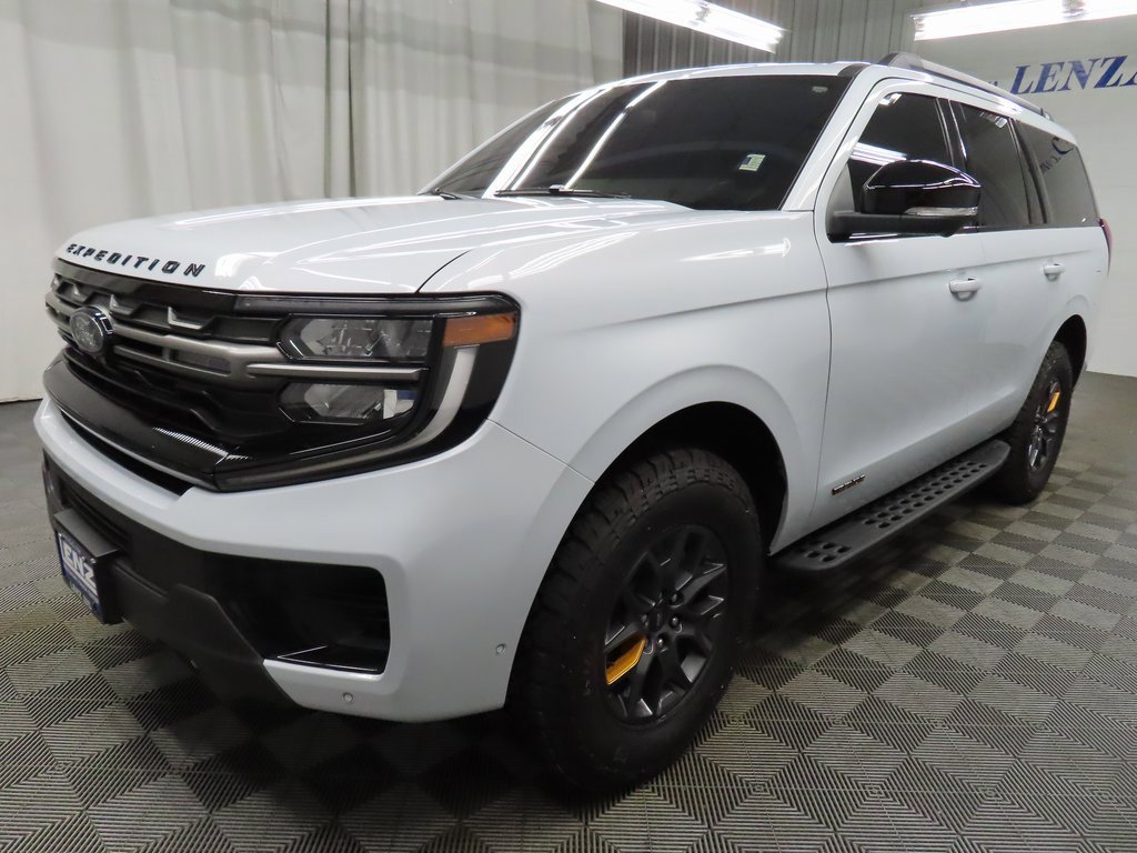 Used 2025 Ford Expedition Tremor image 6
