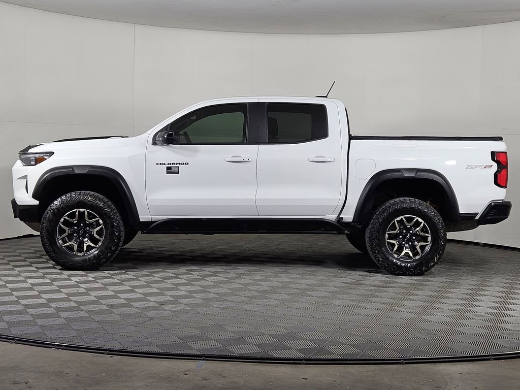Used 2024 Chevrolet Colorado ZR2 w/ Technology Package AWD/4WD image 3