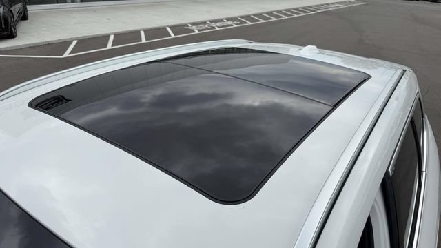 Used 2023 BMW X1 xDrive28i AWD/4WD image 13