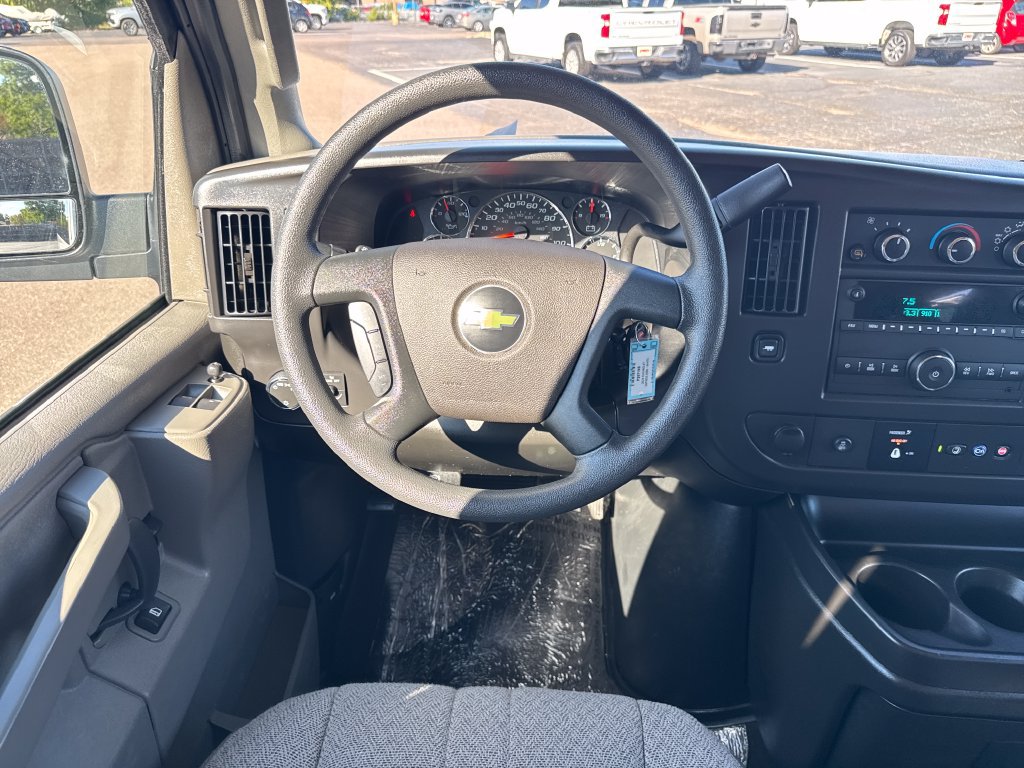 Used 2025 Chevrolet Express 3500 LT w/ LT Preferred Equipment Group RWD image 13