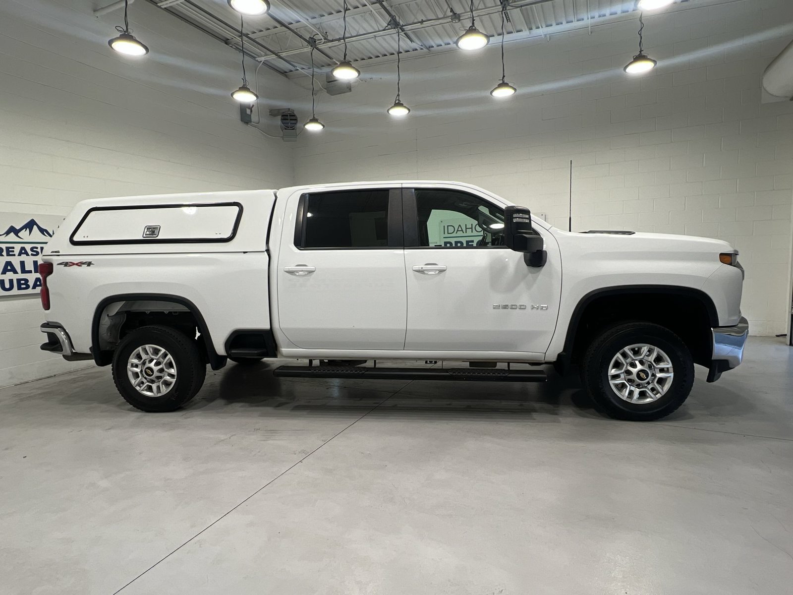 Used 2022 Chevrolet Silverado 2500 LT w/ Convenience Package AWD/4WD image 9