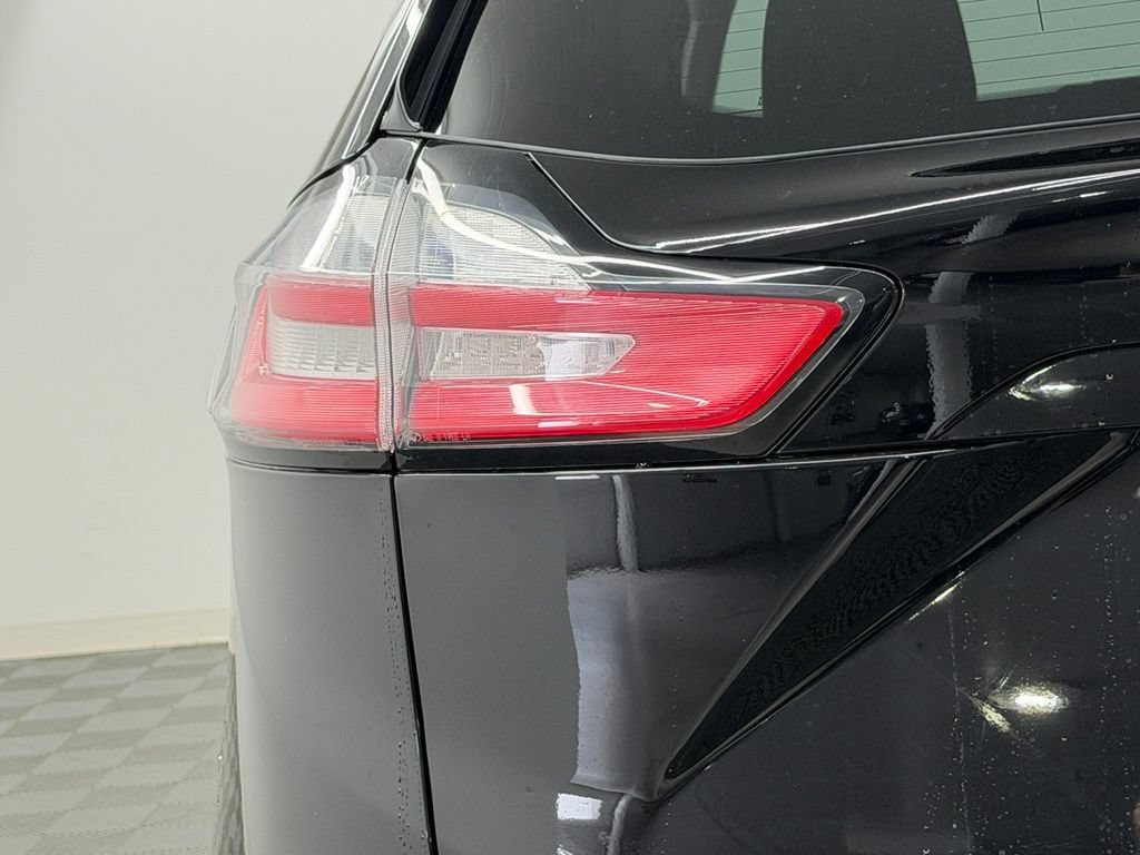 Used 2023 Ford Edge SE w/ Black Appearance Package AWD/4WD image 13