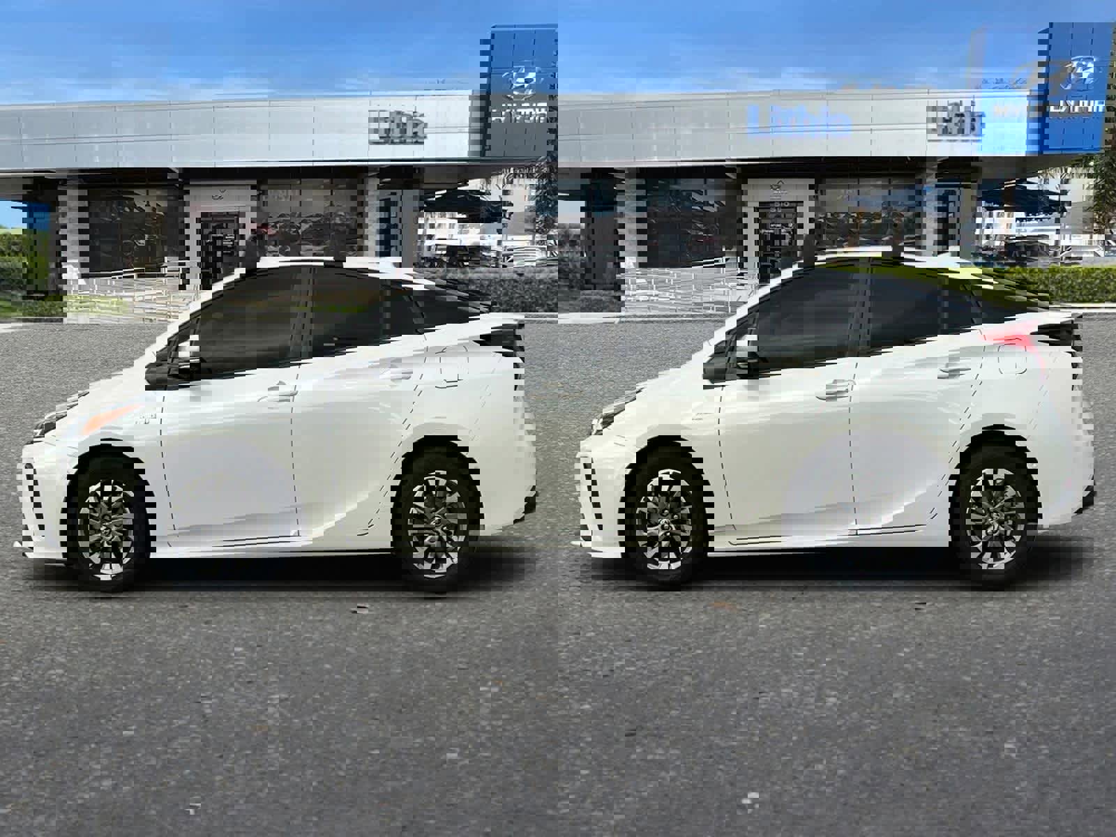 Used 2019 Toyota Prius XLE image 5