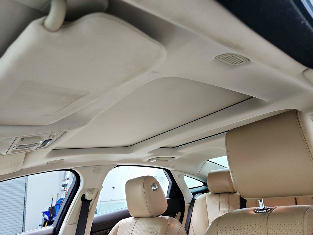 Used 2015 Jaguar XJ AWD image 15