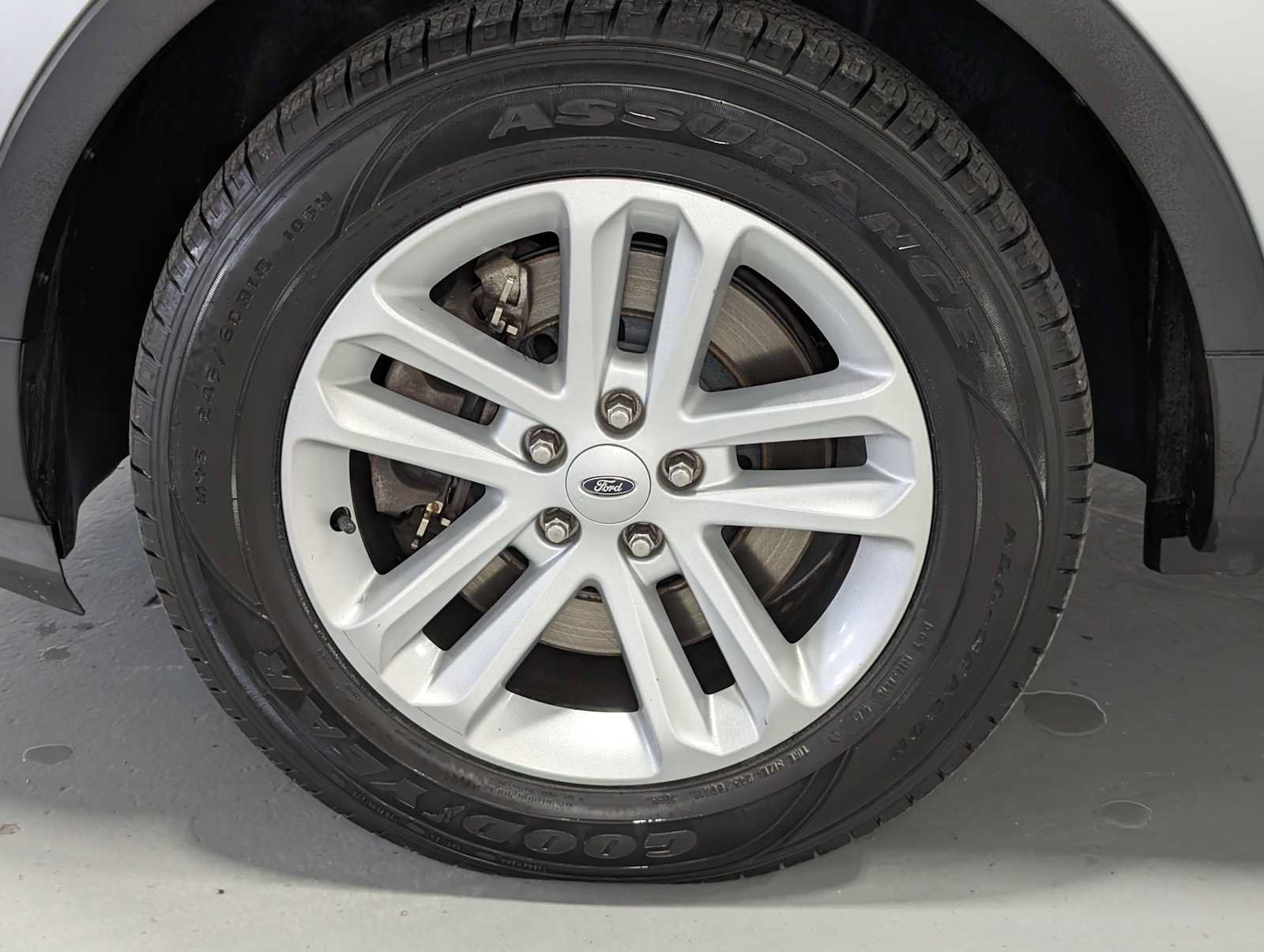 Used 2015 Ford Explorer XLT w/ Equipment Group 202B AWD/4WD image 3