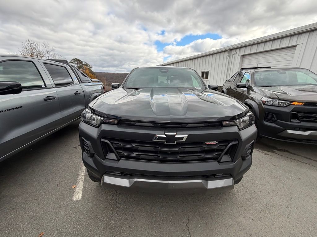 New 2025 Chevrolet Colorado Trail Boss w/ Midnight Edition image 6