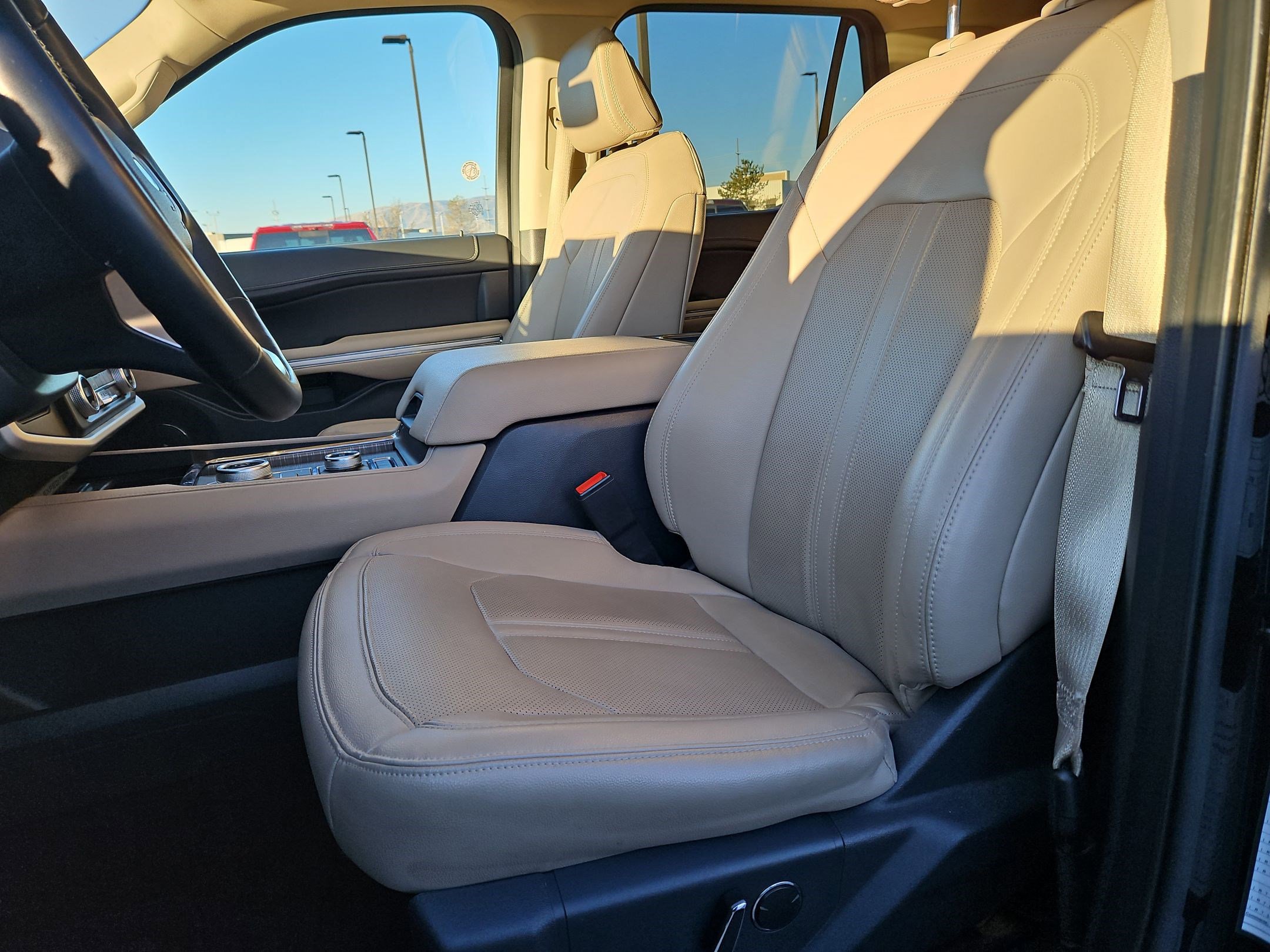 Used 2024 Ford Expedition Max Limited image 18