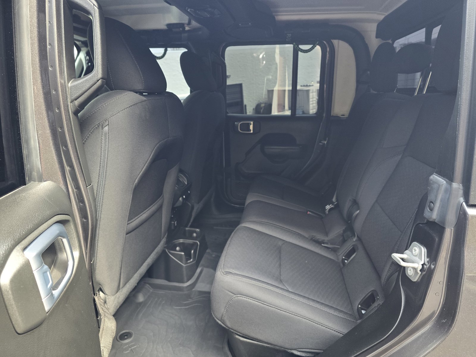 Used 2022 Jeep Gladiator Sport image 11