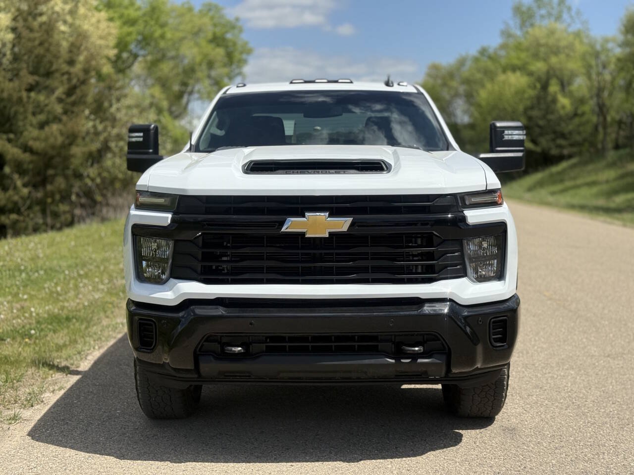 Used 2025 Chevrolet Silverado 2500 Custom w/ Custom Value Package AWD/4WD image 3