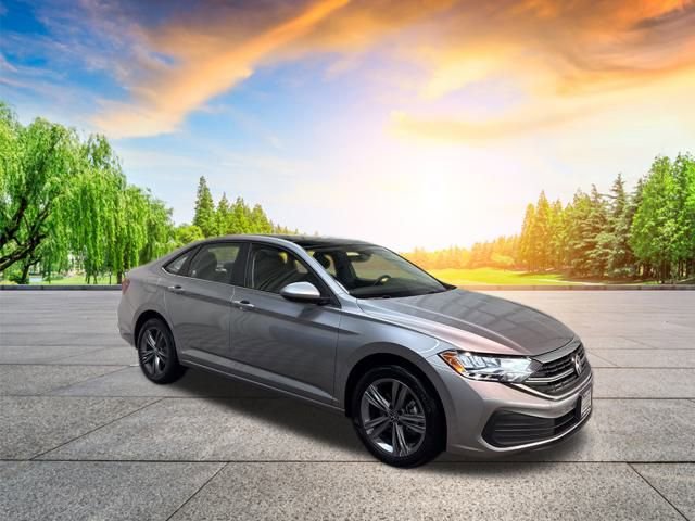 Certified 2023 Volkswagen Jetta SE w/ Panoramic Sunroof Package image 2